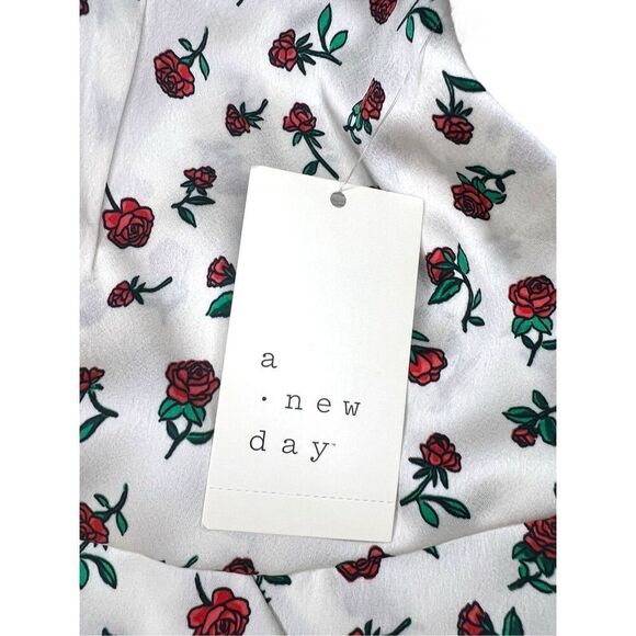 A New Day Women’s Medium Rose Camisole Tank Top Satin V-Neck NEW - Picture 7 of 8